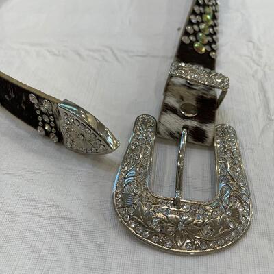 Lot 255 - Beautiful Ladies Leather Belts 