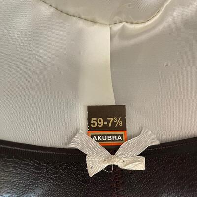 Lot 258 - Cowboy Hats