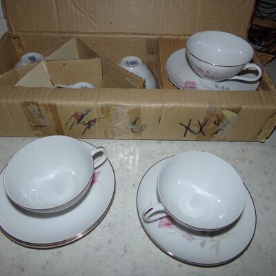 LOT 105  CAMELOT CHINA CUPS & SAUCERS