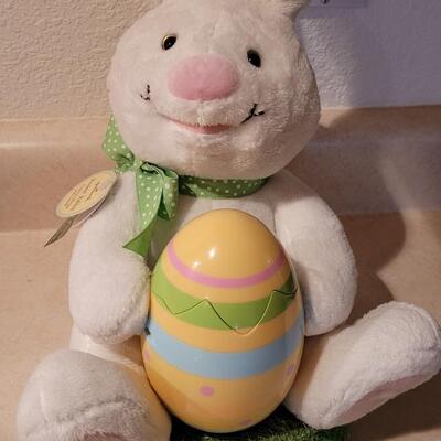 Lot 127: New Hallmark ROCKIN RABBIT Works