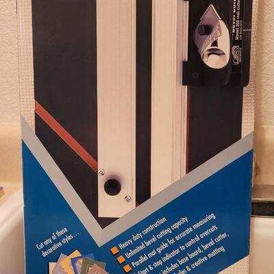 Lot 130: New in Box LARGE 32" Bevel Mat Cutter