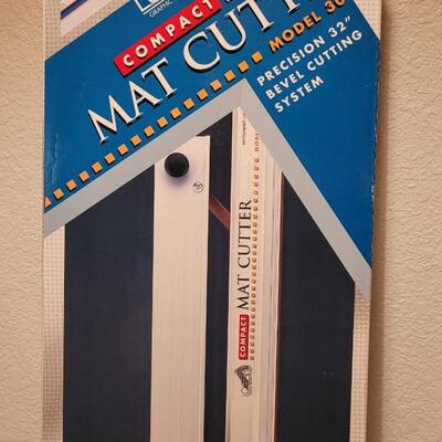 Lot 130: New in Box LARGE 32" Bevel Mat Cutter