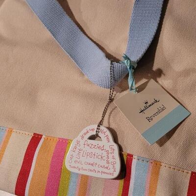 Lot 131: New Hallmark Canvas Bags x 2 