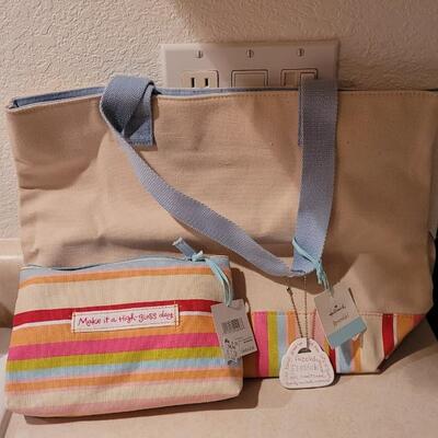 Lot 131: New Hallmark Canvas Bags x 2 