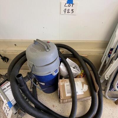 923-SHOP-VAC â€œHang-UPâ€ Vacuum 4Hp