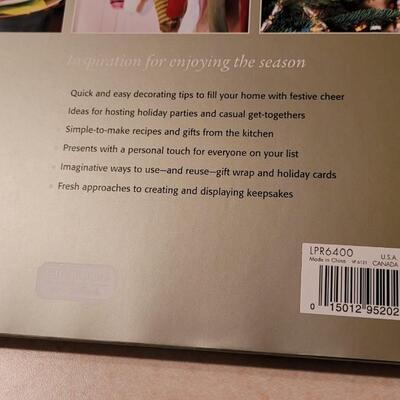 Lot 139: Assorted NEW Hallmark Holiday Collectibles - Books + Magnets