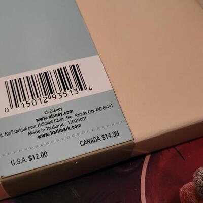 Lot 139: Assorted NEW Hallmark Holiday Collectibles - Books + Magnets