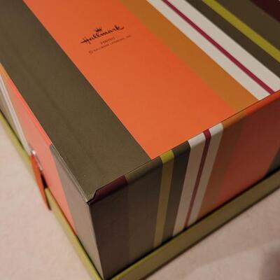 Lot 141: New Hallmark PHOTO CD Storage Cube
