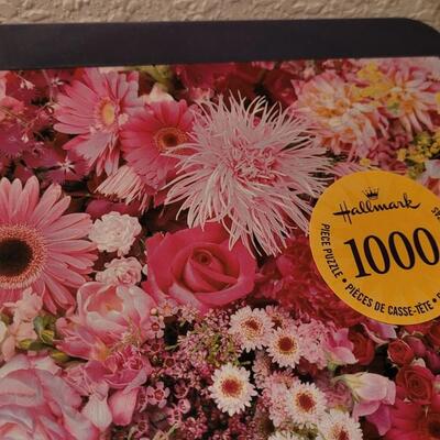Lot 156: New Hallmark 1000 pc. Puzzle