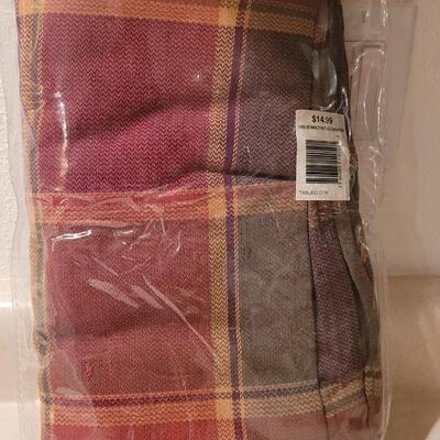 Lot 159: 60" Round Plaid Tablecloth