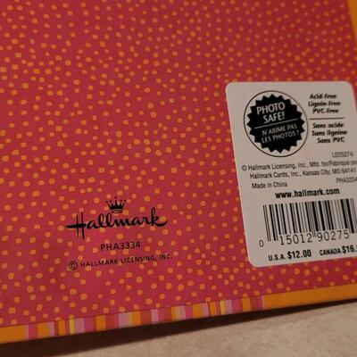 Lot 162: Assorted NEW Hallmark Books - Photo Albums, Blank Journal + THE PRAYER OF JABEZ  