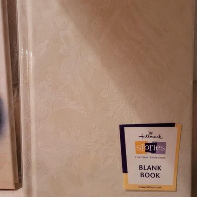 Lot 162: Assorted NEW Hallmark Books - Photo Albums, Blank Journal + THE PRAYER OF JABEZ  