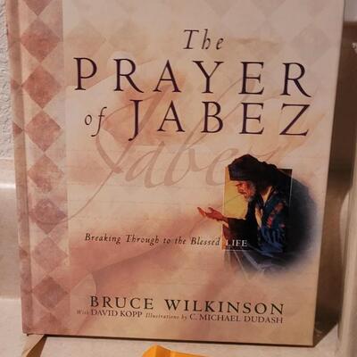 Lot 162: Assorted NEW Hallmark Books - Photo Albums, Blank Journal + THE PRAYER OF JABEZ  