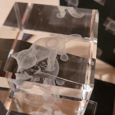 Lot 173: New Crystal Impressions Cat with Fish Creation 