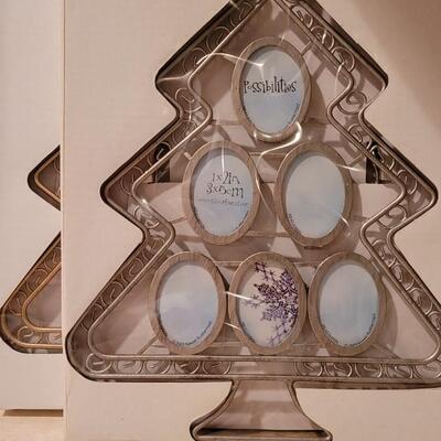 Lot 174: New Christmas Tree Theme Photo Frames (1x2 Oval Style)