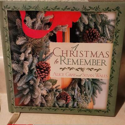 Lot 175: Assorted NEW Hallmark Christmas Themed Books 