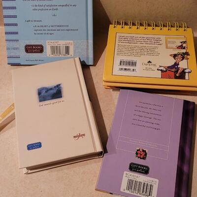 Lot 176: Assorted NEW Hallmark Books / Collectibles 