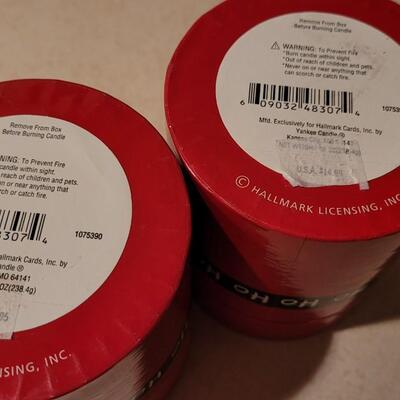 Lot 178: (2) New Hallmark Holiday Candles 