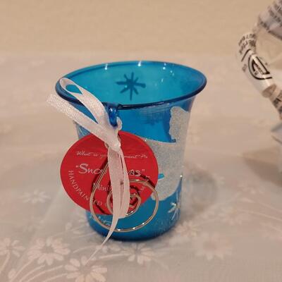Lot 182: Light Up Christmas Decor