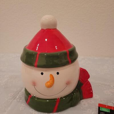 Lot 183: Snowman Cookie Jar and Holiday Cookie Cutters