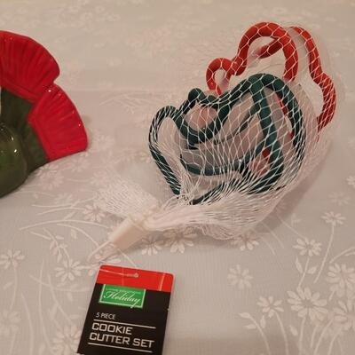 Lot 183: Snowman Cookie Jar and Holiday Cookie Cutters