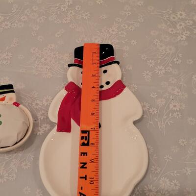 Lot 185: Snowman Plates and Spoon Rest