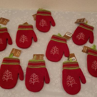 Lot 187: Godiva Decorative Mittens 