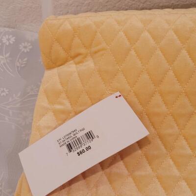 Lot 191: Macy's Golden Yellow Christmas Quilted Tree Skirt