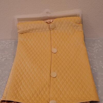 Lot 191: Macy's Golden Yellow Christmas Quilted Tree Skirt