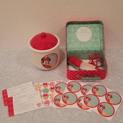 Lot 193: Minnie Mouse Cookie Jar and Minnie Baking Set