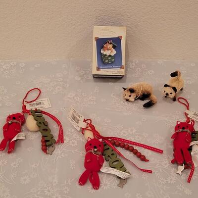 Lot 209: Cat Christmas Ornaments 