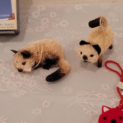 Lot 209: Cat Christmas Ornaments 