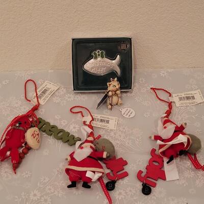 Lot 215: Cat Christmas Ornaments 