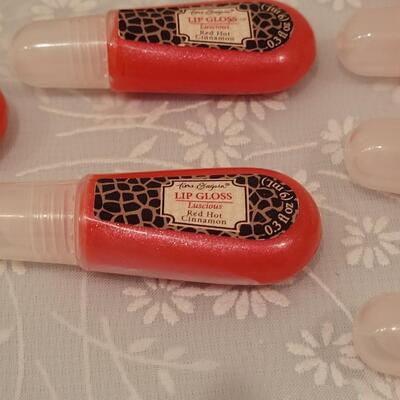 Lot 224: Lip Gloss Lot