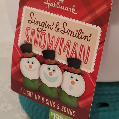 Lot 225: Hallmark Singing and Smiling Snowman (Needs Batteries)