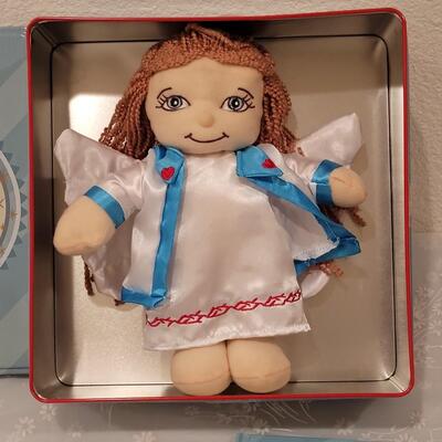 Lot 228: Hallmark Christmas Angel Tin with Angel, Glitter and Book