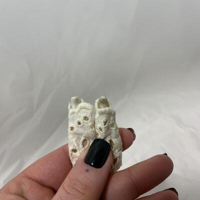 [14] ANTIQUE | Tiny Porcelain Doll | Straw Body 