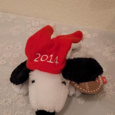 Lot 240: Sweater Snoopy and 2011 Floppy Snoopy 