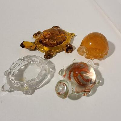 Turtle Figurines Paper weights - Glass -Item# 468