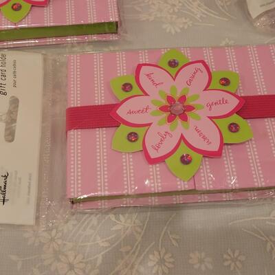 Lot 256: Gift Card Holders