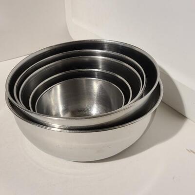 6 Metal Bowls -Item# 510