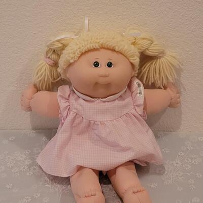 Lot 269: 15th Anniversary Cabbage Patch Doll 