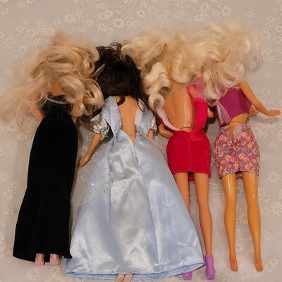 Lot 270: Barbie Doll Lot