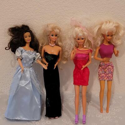 Lot 270: Barbie Doll Lot