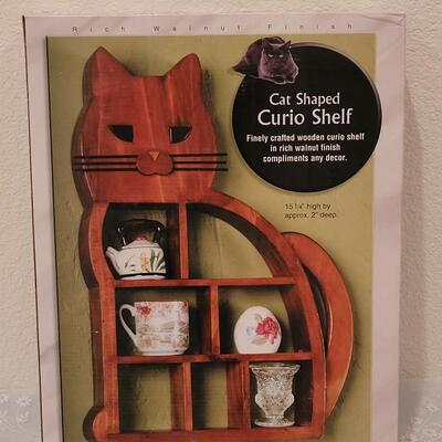 Lot 281: Cat Curio Shelf