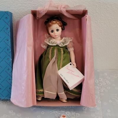 Lot 297: Madame Alexander Lady Hamilton Doll (her arm needs to be reattached)