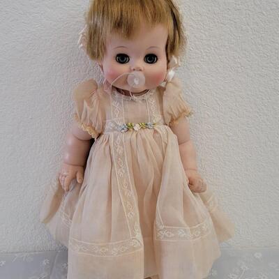 Lot 301: Vintage MADAME ALEXANDER Kathy Cry Baby Doll (no box)