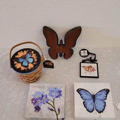 Lot 317: Butterfly Deco Lot