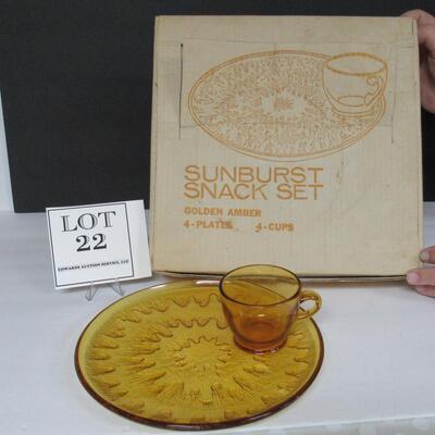 Fabluous Sunburst Snack Sets Indiana Glass - Set of 4 In Original Box, A WOW Lot