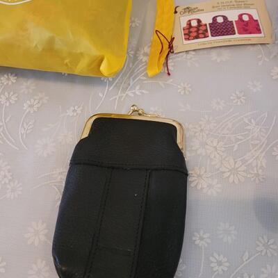 Lot 332: Tote Bag, Shopping Bags, Makeup Bags, Lip Stick Case